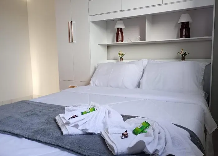 Duas Suites Em Apartamento Luxuoso C/ Area Gourmet.